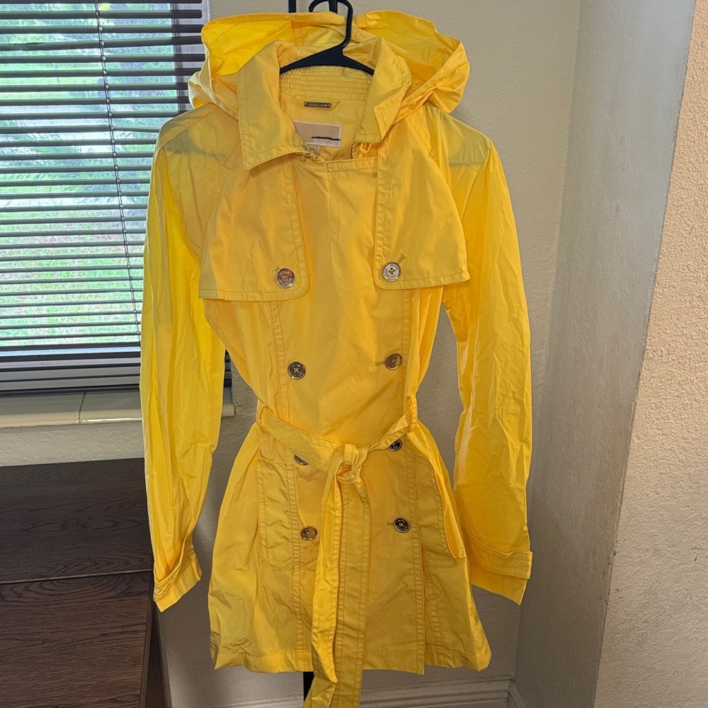 Michael Kors Women’s Bright Yellow Raincoat NWT Sizes Large/ X-large
